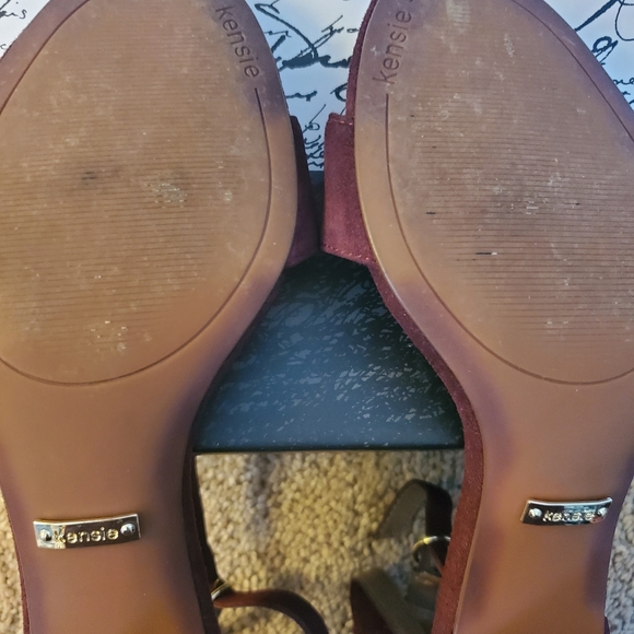 Kensie Suede Sandals - Picture 4 of 8